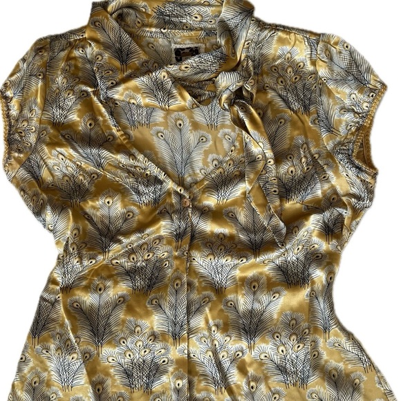 Free People, 100% silk blouse, yellow/gold and black print blouse. - Picture 3 of 12